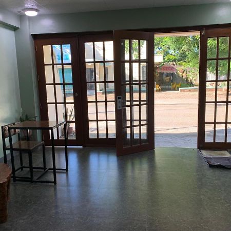 Beinte Singko De Marso Apartments Candon Bagian luar foto