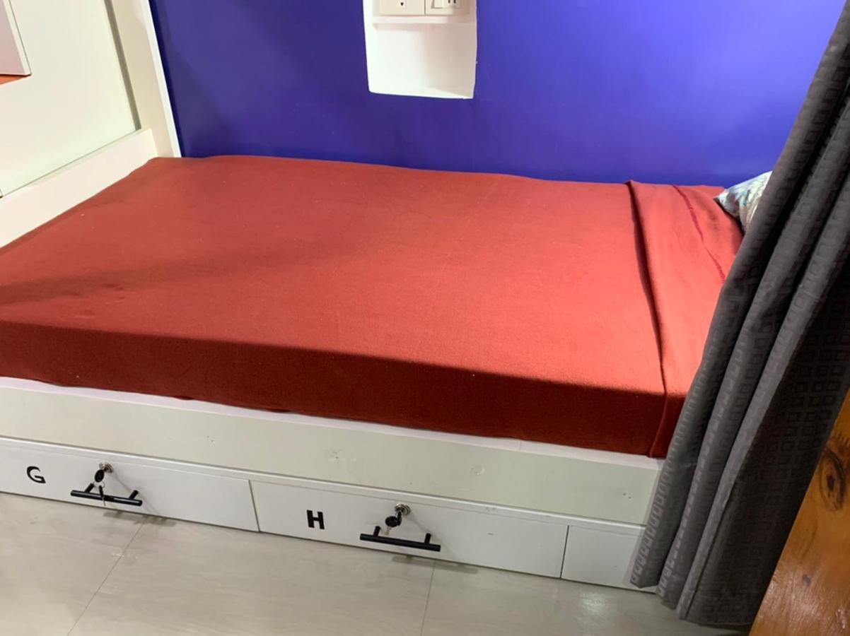 Beinte Singko De Marso Apartments Candon Bagian luar foto