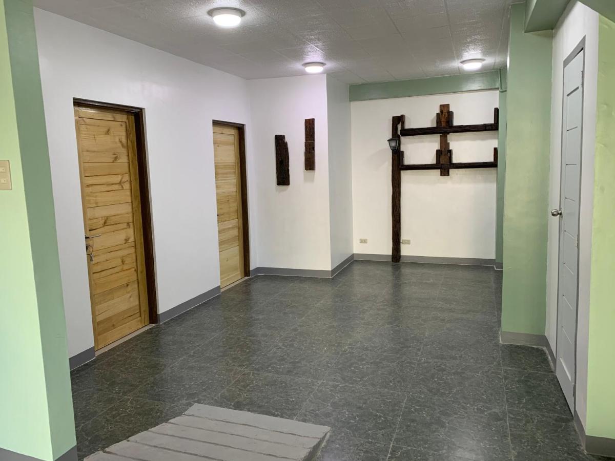 Beinte Singko De Marso Apartments Candon Bagian luar foto