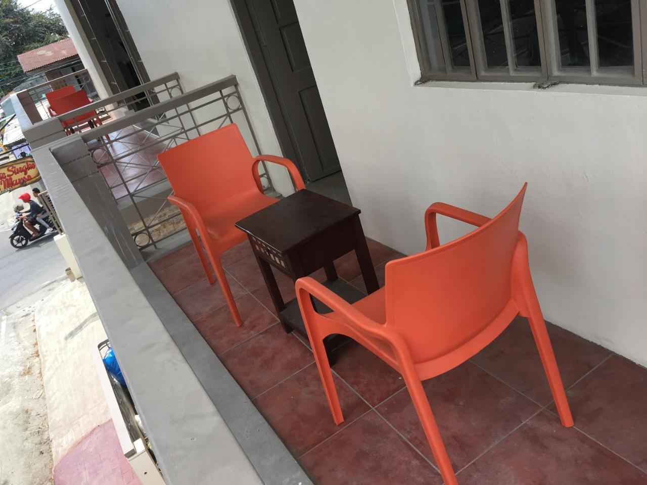Beinte Singko De Marso Apartments Candon Bagian luar foto
