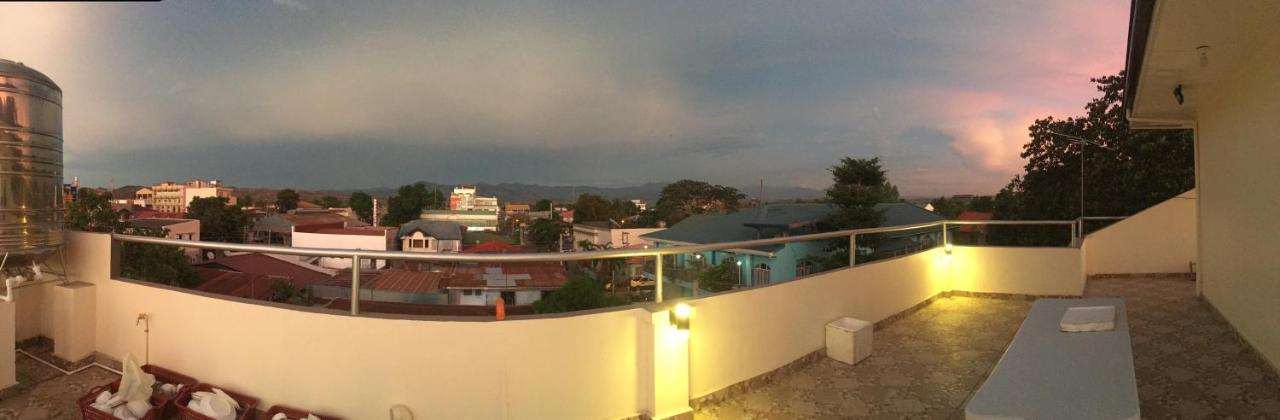 Beinte Singko De Marso Apartments Candon Bagian luar foto