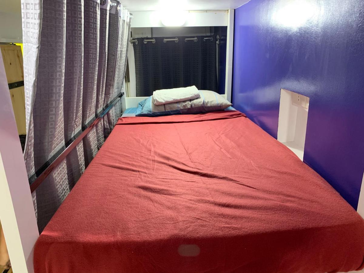 Beinte Singko De Marso Apartments Candon Bagian luar foto