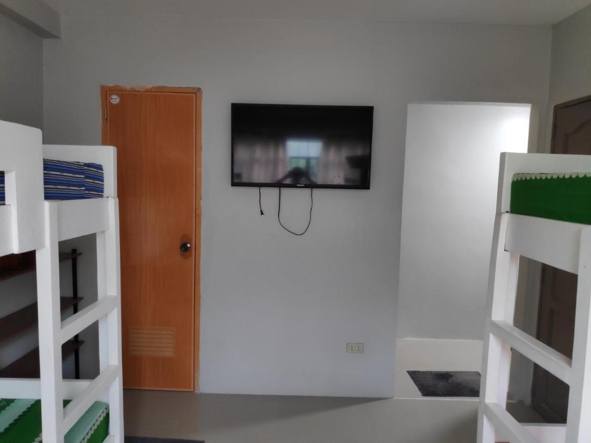 Beinte Singko De Marso Apartments Candon Bagian luar foto